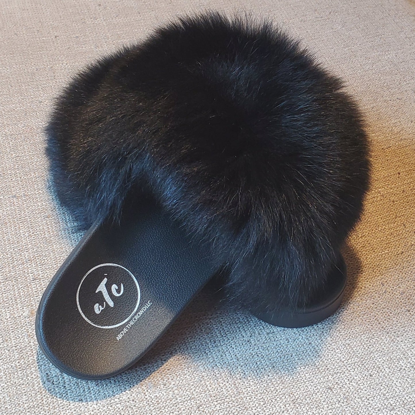 fur slides black